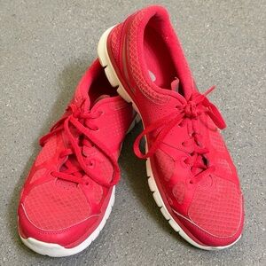Nike Women’s Flex Run Sneakers, Size 9, Good Condition, Sporty Athletic Shoes